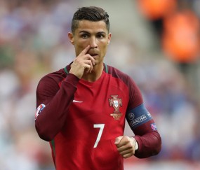 世界杯2026-冰火之歌，冰岛横扫乌拉圭，范戴克闪耀世界杯头名之争