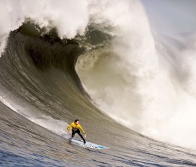 开云体育中国-英格拉姆末节狂飙19分，上海男篮压哨绝杀老鹰引爆主场